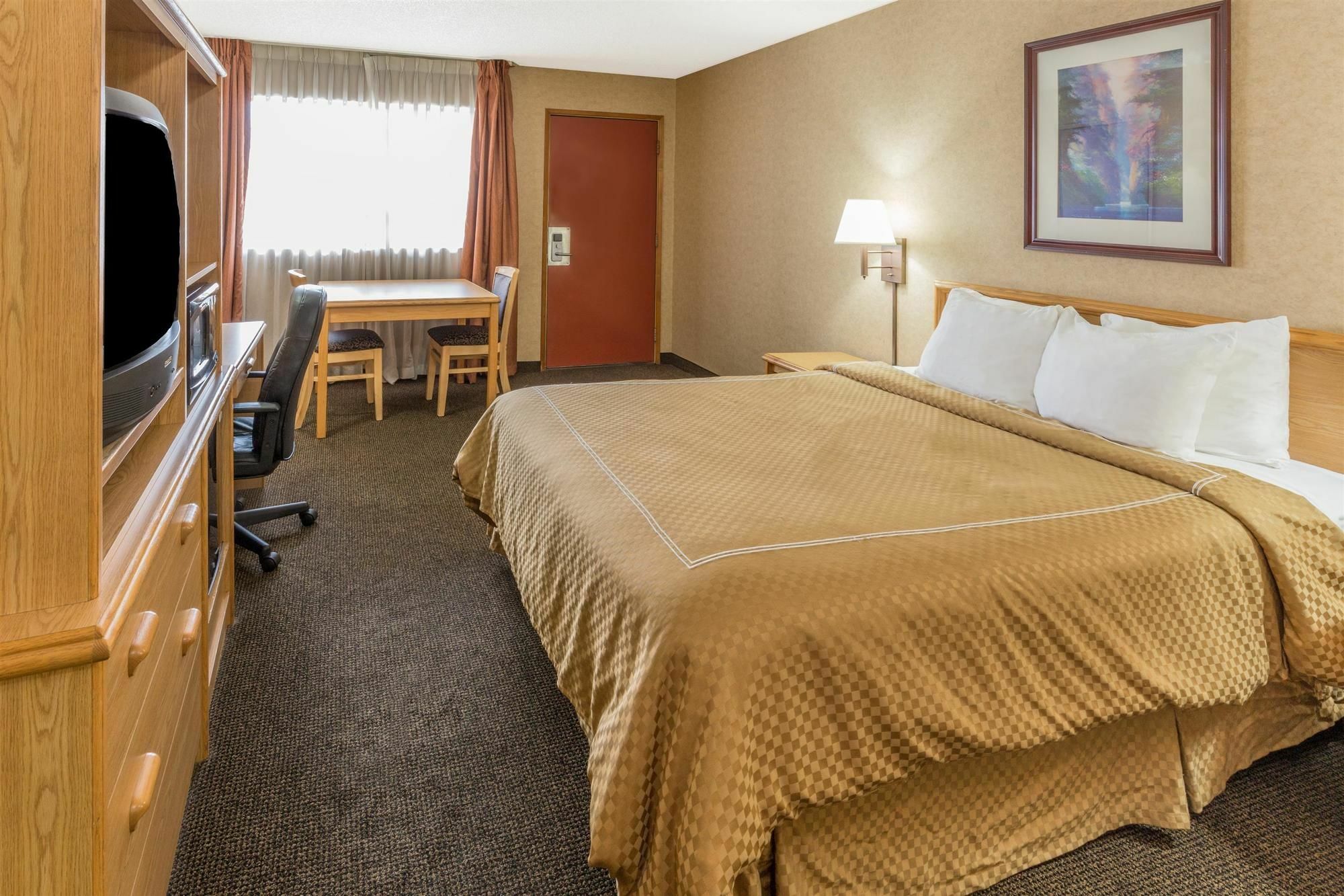 Days Inn By Wyndham Black Bear Salem Extérieur photo